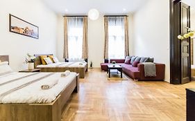 Real Apartments Klauzál