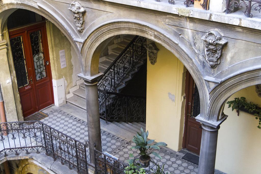 Real Apartments Klauzál Budapest Esterno foto